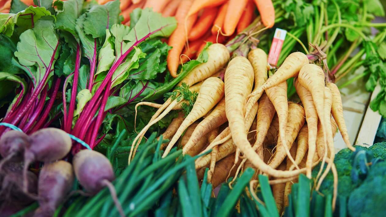 How Shopping at Farmers’ Markets Can Improve Your Health & Support Local Farms